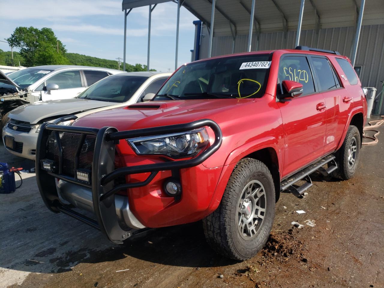 Photo 2 from auction – 2019 TOYOTA 4RUNNER SR with VIN JTEBU5JR9K5649739