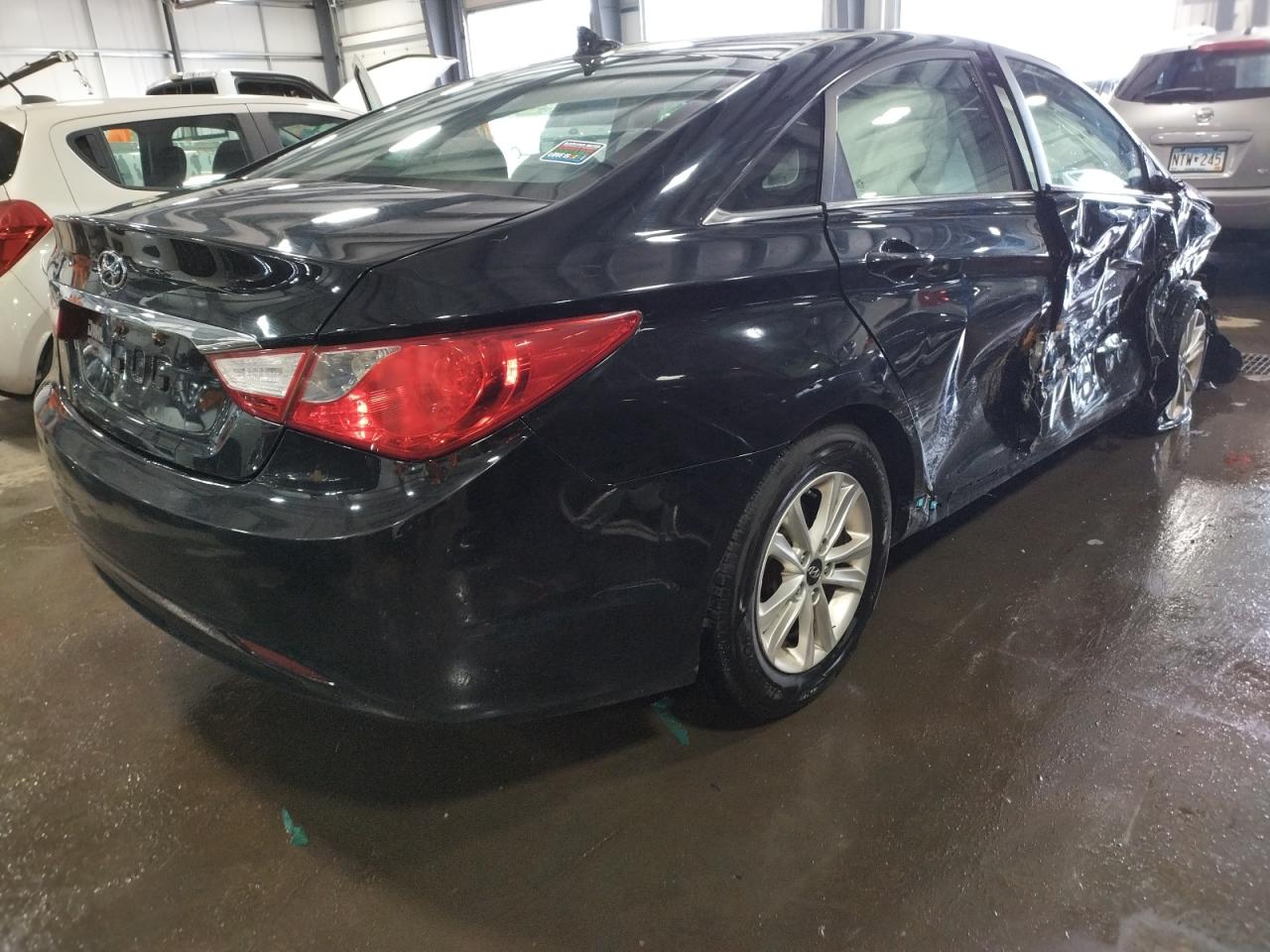 Photo 4 from auction – 2011 HYUNDAI SONATA GLS with VIN 5NPEB4AC7BH136535