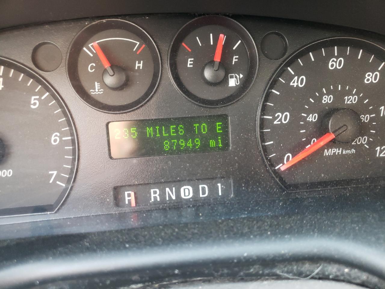 Photo 8 from auction – 2005 FORD TAURUS SE with VIN 1FAFP53U05A259421