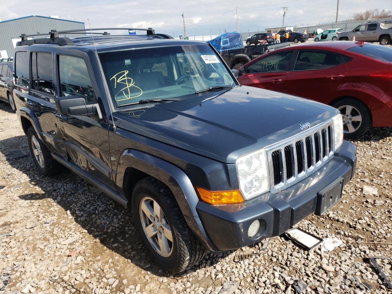 JEEP COMMANDER 2007 z numerem VIN 1J8HG48P27C592381 - Zdjęcie z aukcji