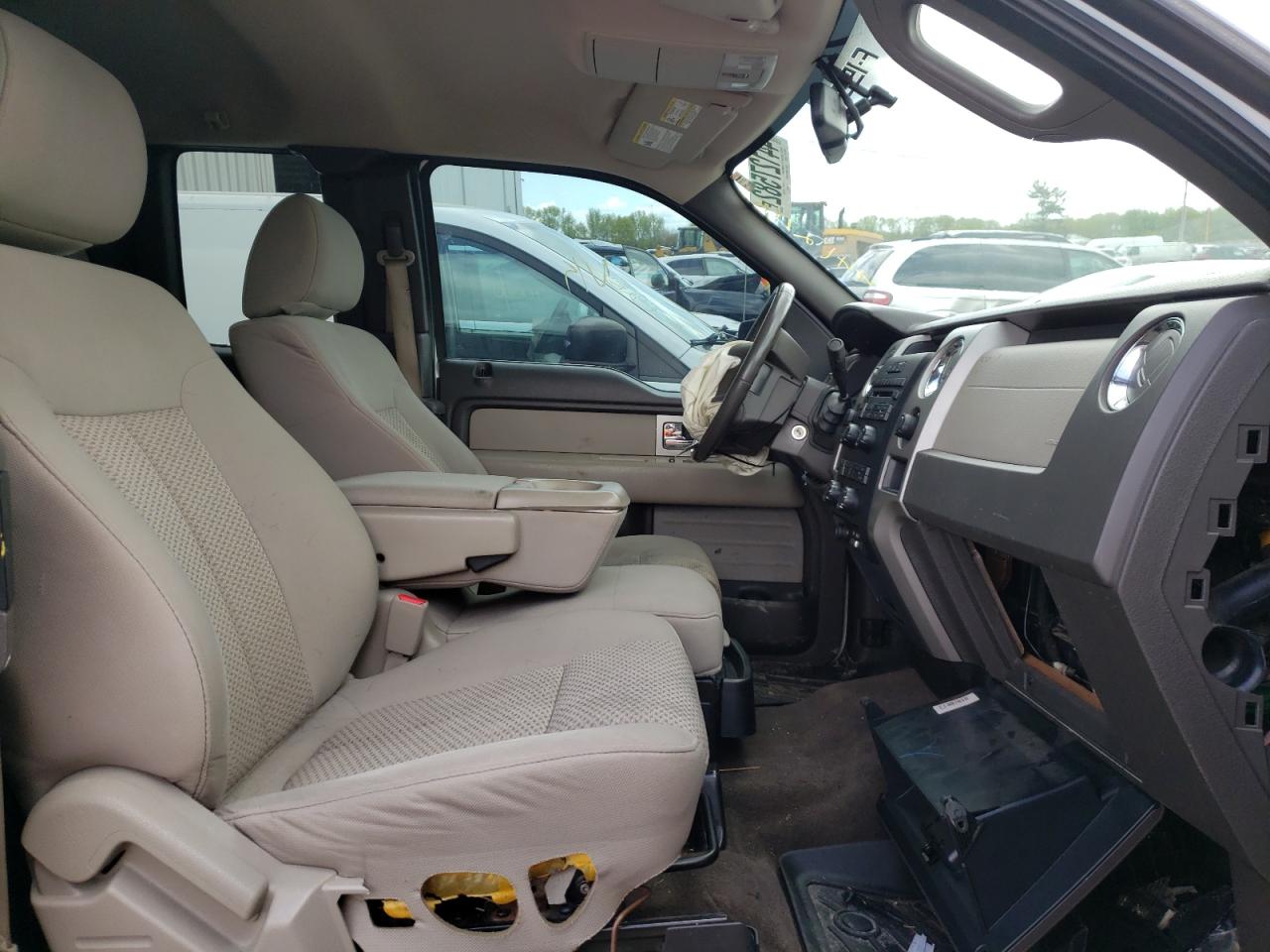 Photo 5 from auction – 2010 FORD F150 SUPER with VIN 1FTEX1E83AFD28873
