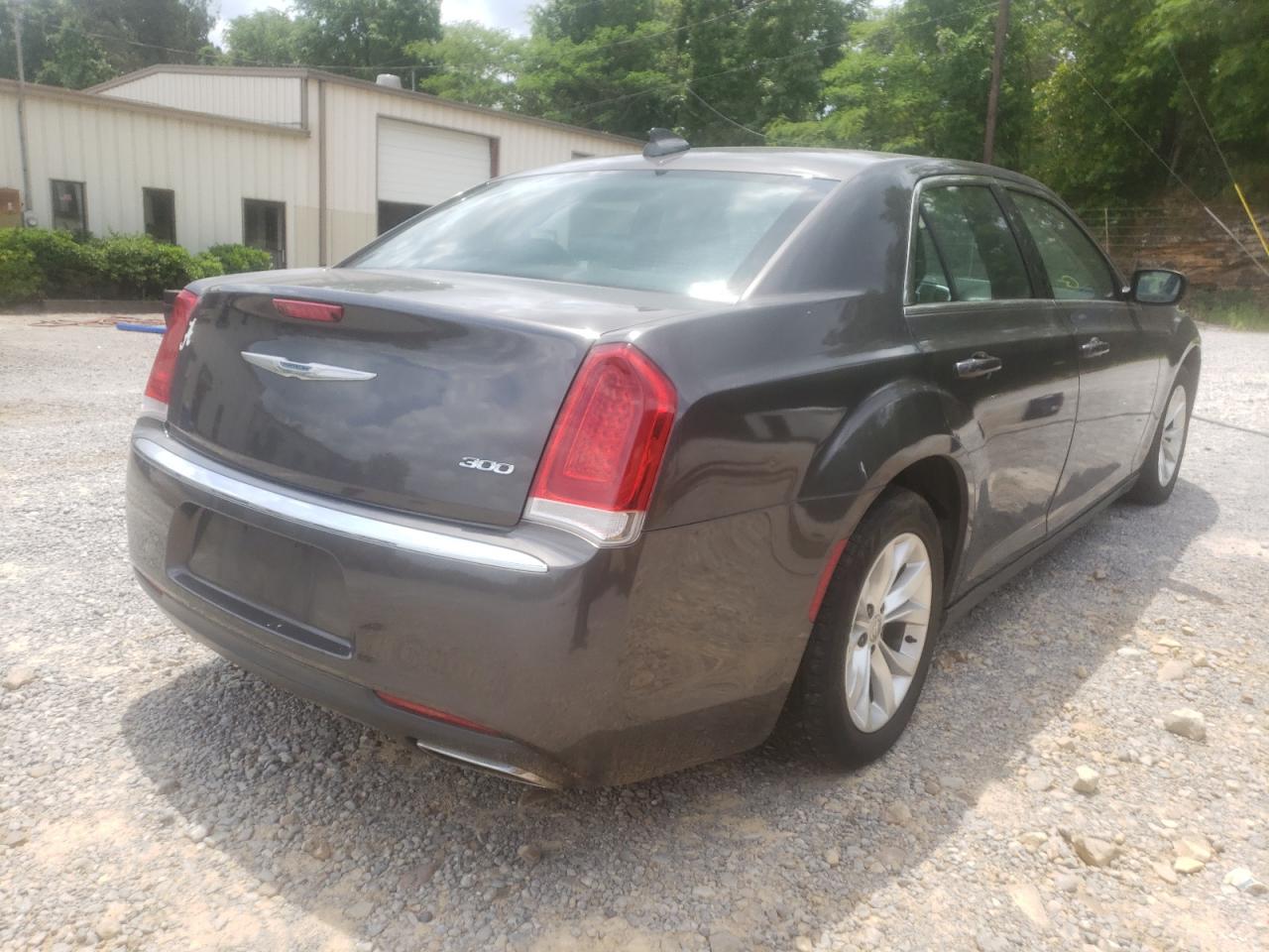 Photo 4 from auction – 2015 CHRYSLER 300 LIMITE with VIN 2C3CCAAG4FH930885