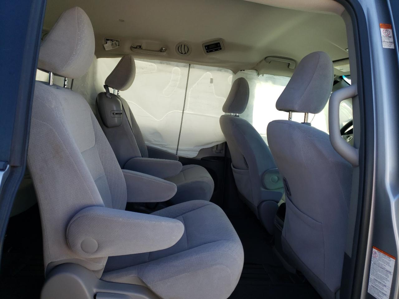 Photo 6 from auction – 2017 TOYOTA SIENNA LE with VIN 5TDKZ3DC3HS767922