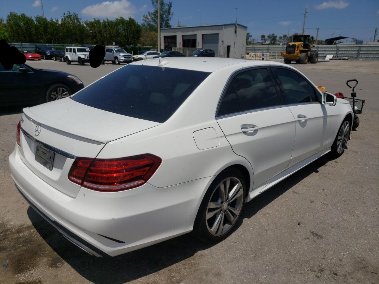 Photo 4 from auction – 2014 MERCEDES-BENZ E 350 with VIN WDDHF5KB0EA980205