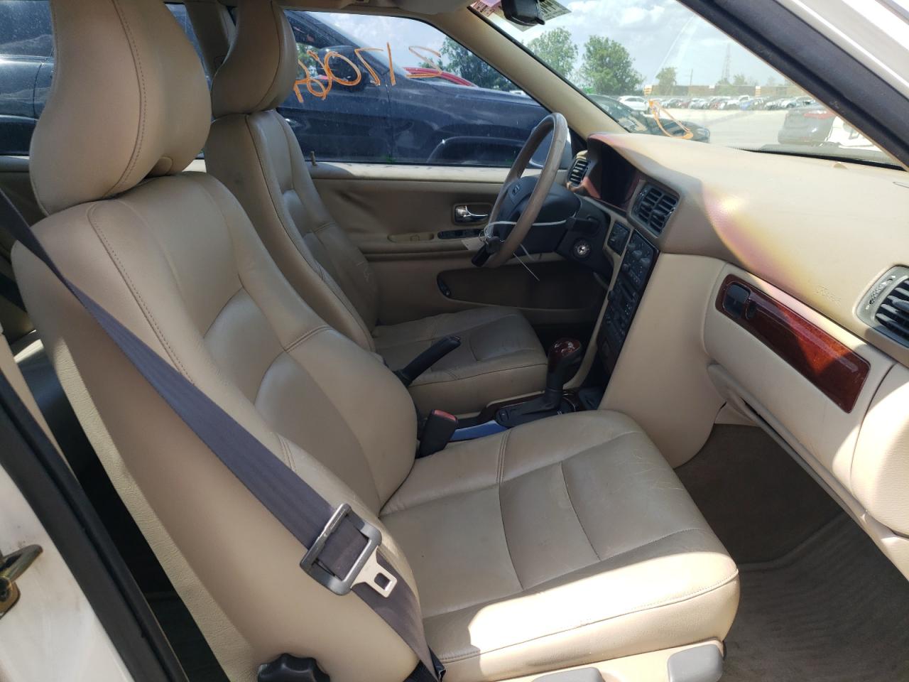 Photo 5 from auction – 2000 VOLVO S70 BASE with VIN YV1LS61J8Y2662047