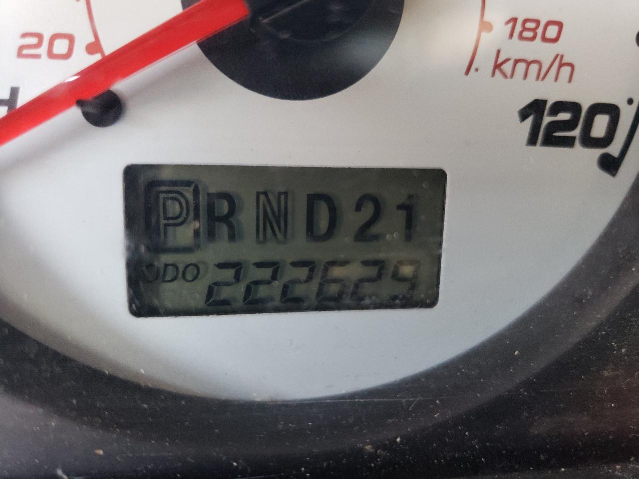 Photo 8 from auction – 2001 FORD ESCAPE XLT with VIN 1FMYU04101KC58319