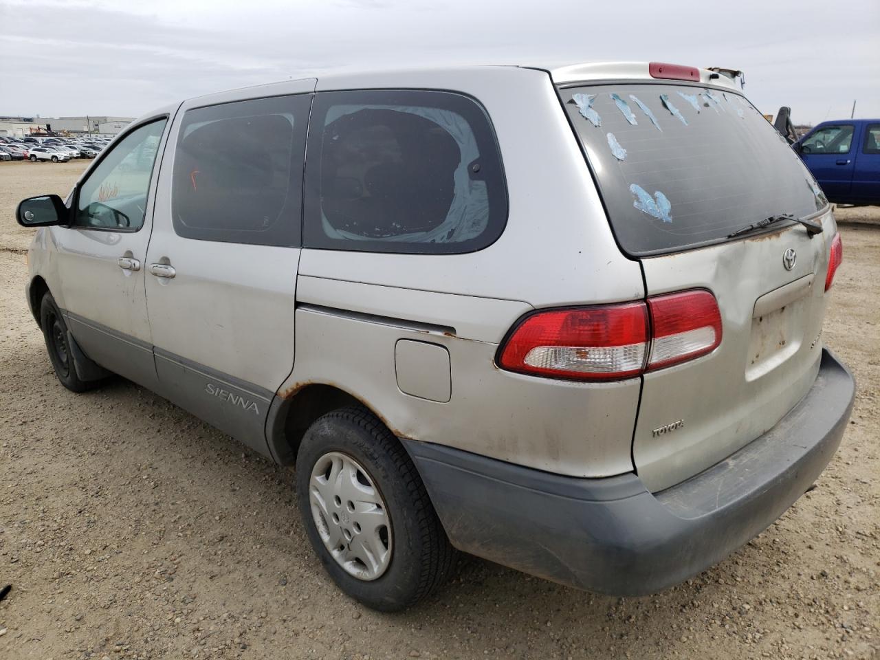 Photo 3 from auction – 2002 TOYOTA SIENNA CE with VIN 4T3ZF19C32U494748