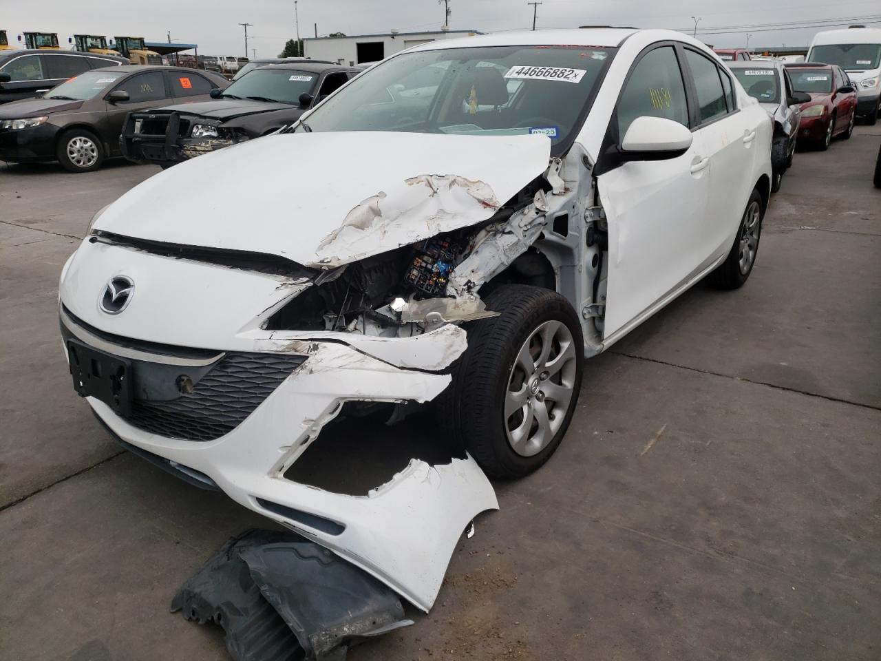 Photo 2 from auction – 2011 MAZDA 3 I with VIN JM1BL1UG6B1435423