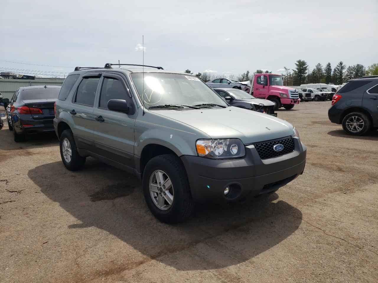 FORD ESCAPE XLS 2006 with VIN 1FMCU92Z76KB34613 - Photo from auction