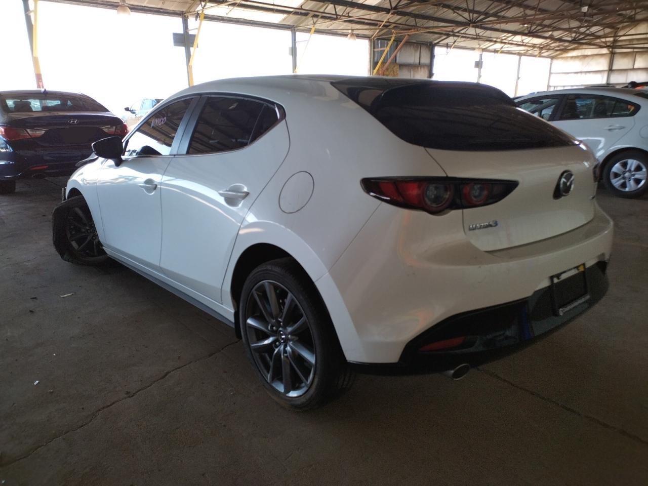 Photo 3 from auction – 2019 MAZDA 3 with VIN JM1BPAJMXK1129940