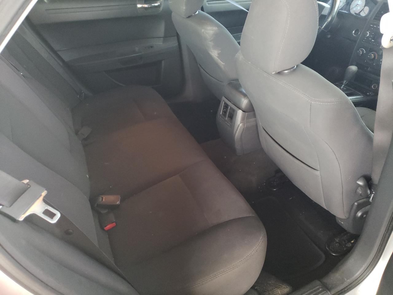 Photo 6 from auction – 2008 CHRYSLER 300 LX with VIN 2C3KA43R88H186552