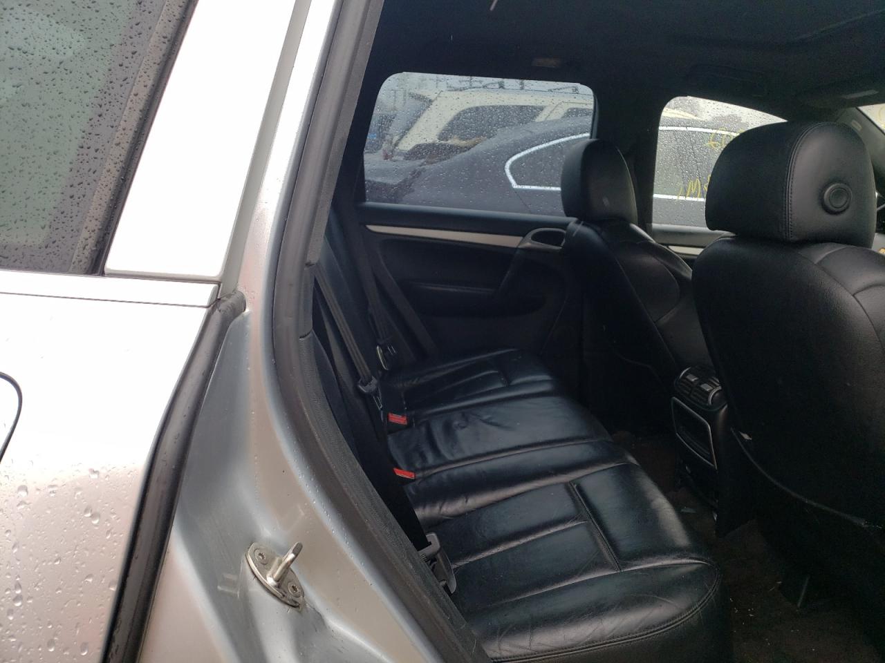 Photo 6 from auction – 2004 PORSCHE CAYENNE TU with VIN WP1AC29P74LA92136