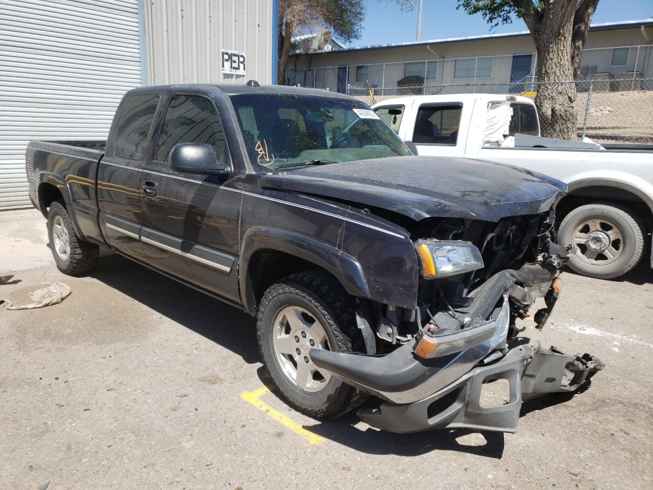 CHEVROLET SILVERADO 2005 with VIN 1GCEK19BX5E258370 - Photo from auction