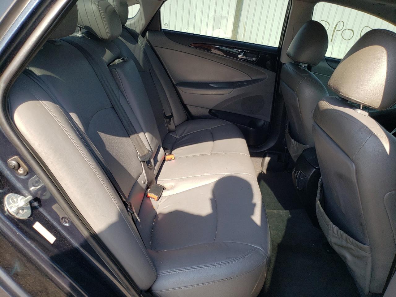 Photo 6 from auction – 2011 HYUNDAI SONATA SE with VIN 5NPEC4AC5BH003544