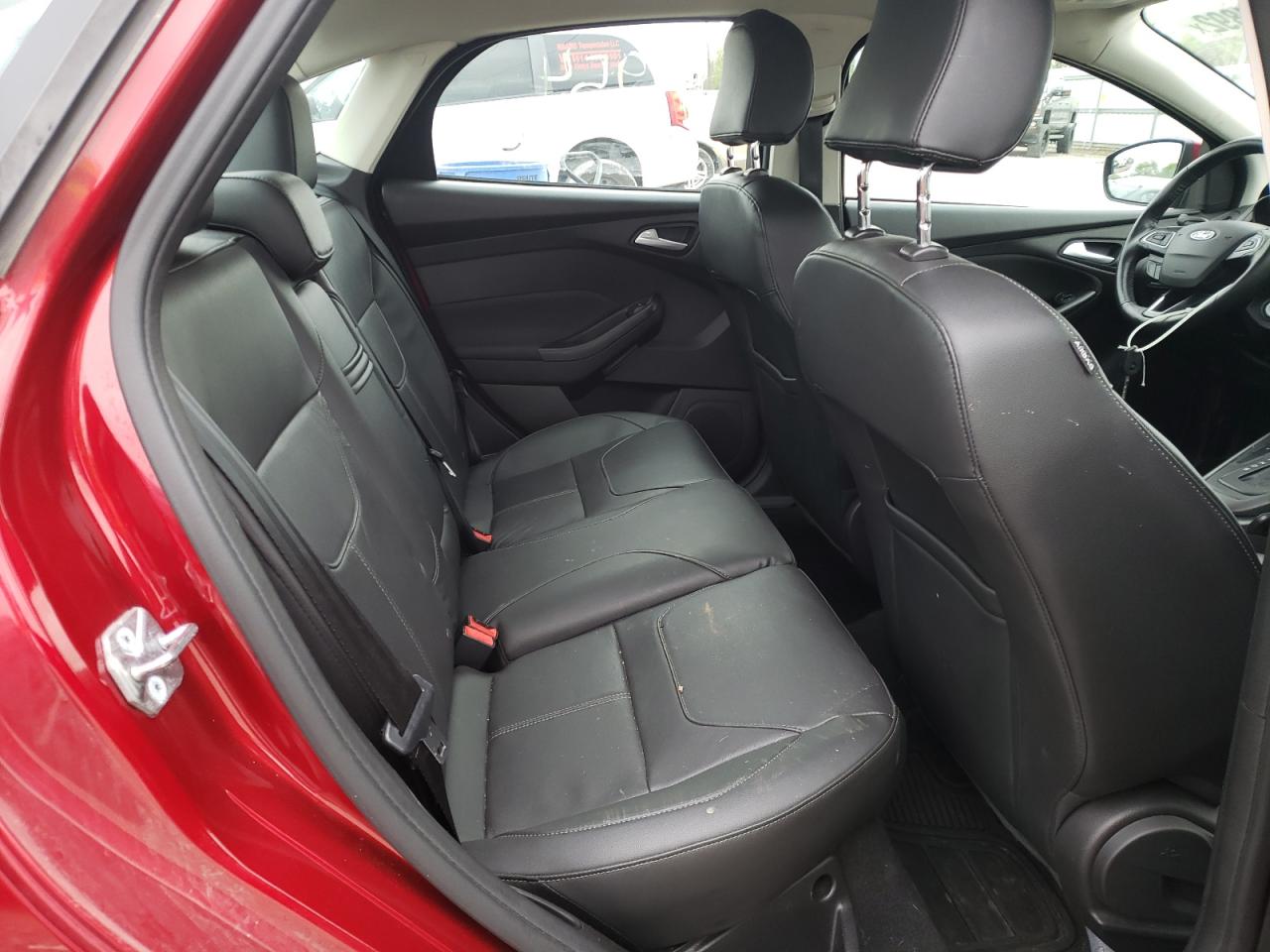 Photo 6 from auction – 2015 FORD FOCUS SE with VIN 1FADP3F28FL313222