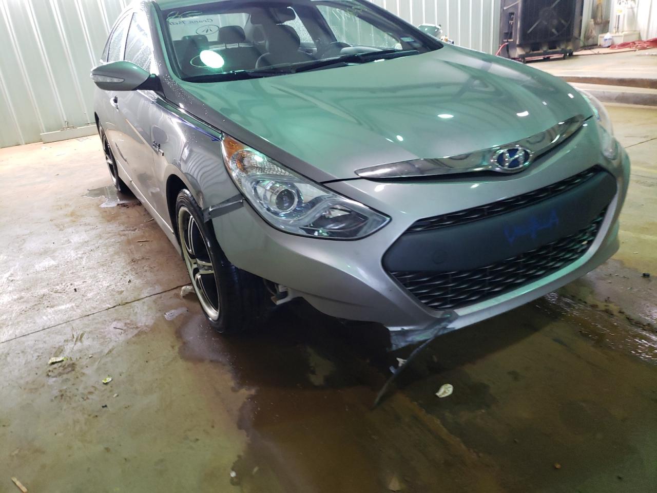 Photo 9 from auction – 2012 HYUNDAI SONATA HYB with VIN KMHEC4A46CA028305