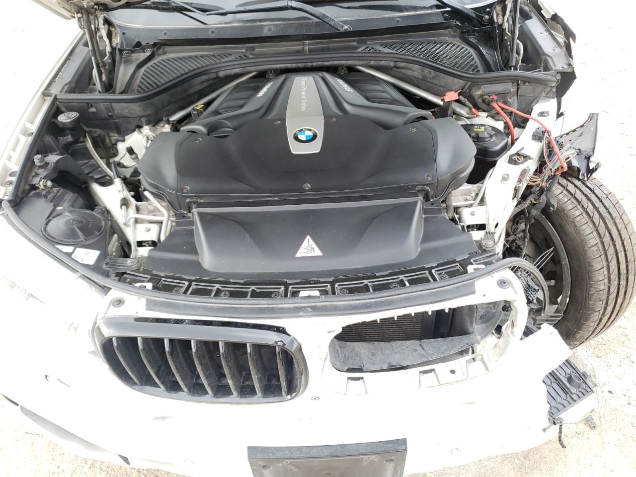 Photo 7 from auction – 2015 BMW X5 XDRIVE5 with VIN 5UXKR6C54F0J74363