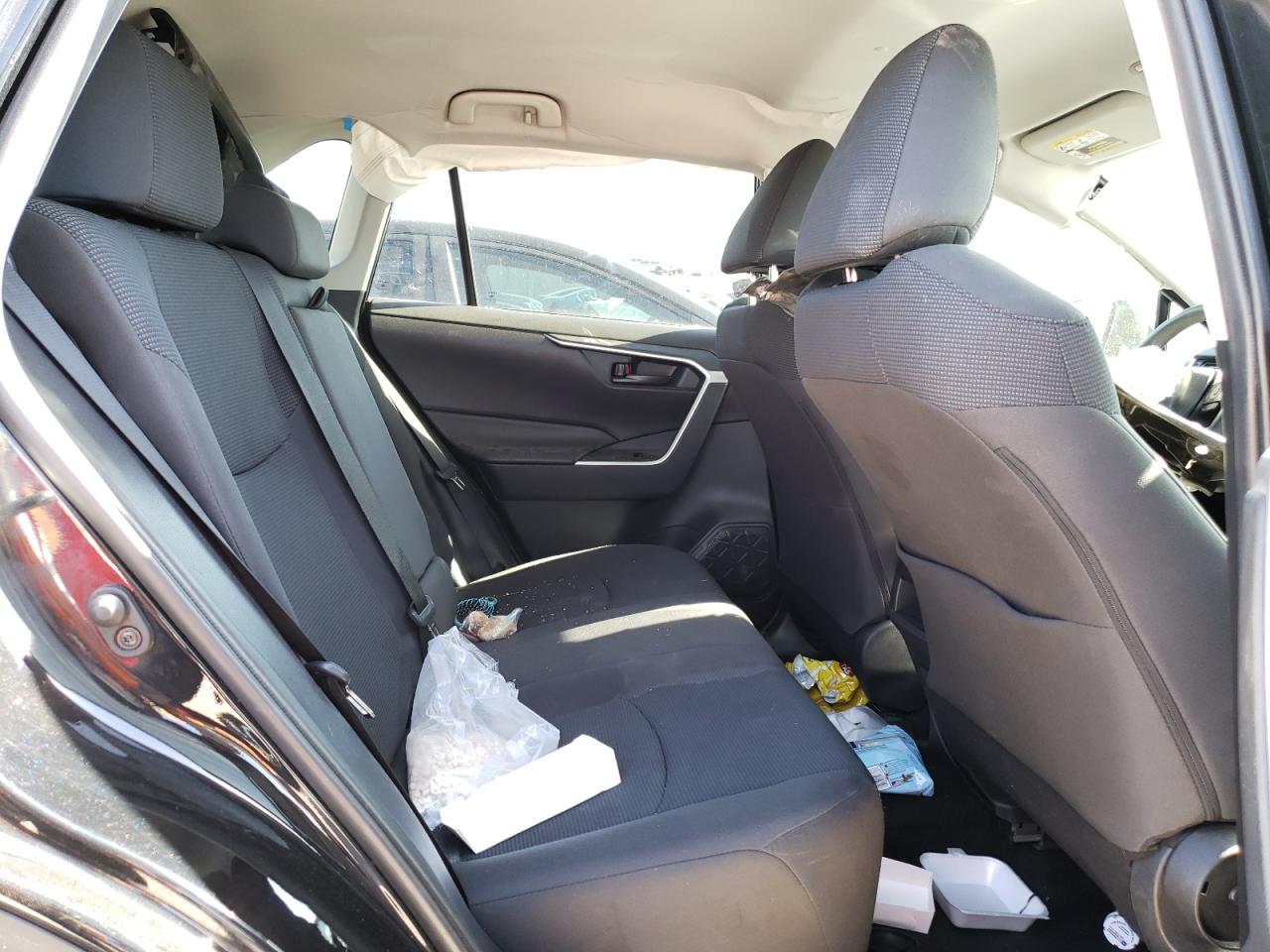Photo 6 from auction – 2020 TOYOTA RAV4 LE with VIN 2T3H1RFV7LC047129