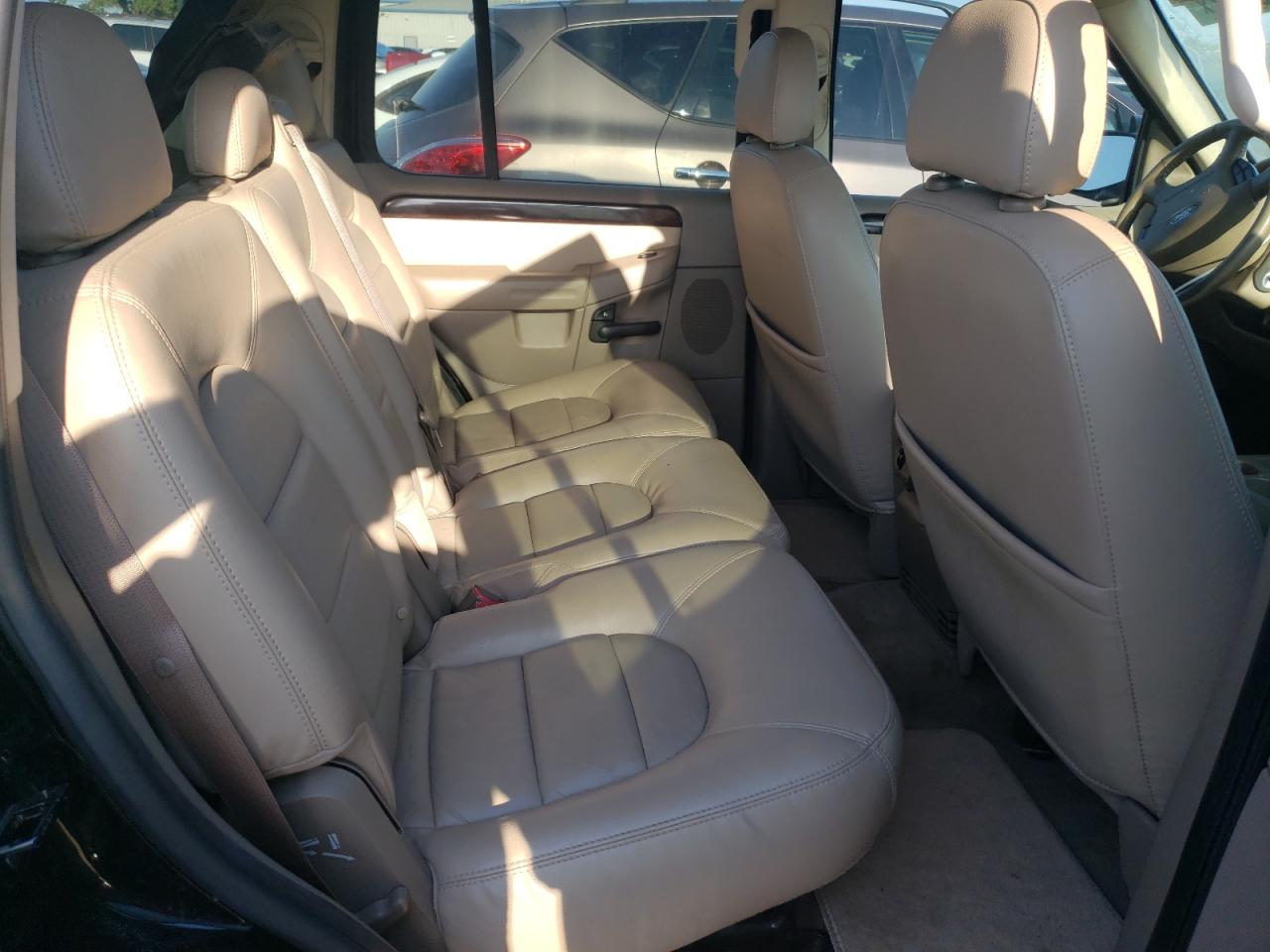 Photo 6 from auction – 2004 FORD EXPLORER L with VIN 1FMZU85W64UA27351