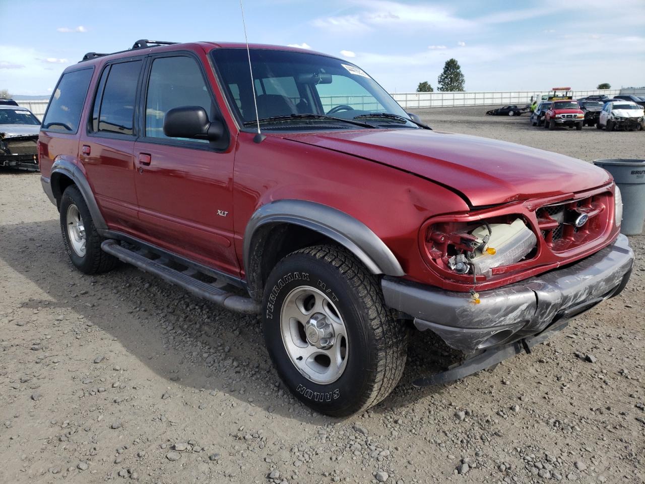 FORD EXPLORER X 2000 with VIN 1FMZU73E7YZA87877 - Photo from auction
