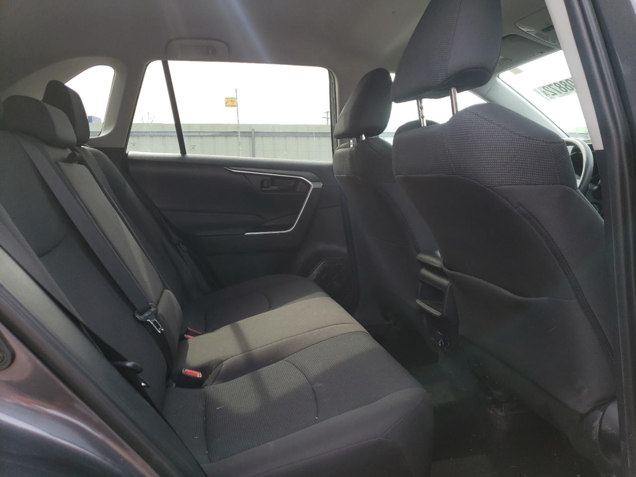 Photo 6 from auction – 2019 TOYOTA RAV4 LE with VIN 2T3F1RFV2KW021431