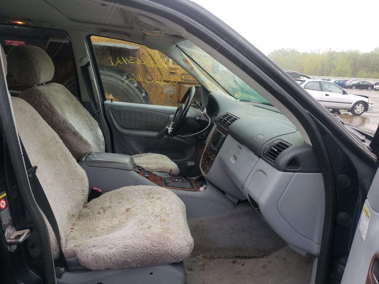 Photo 5 from auction – 2000 MERCEDES-BENZ ML-CLASS with VIN 4JGAB54E3YA186412