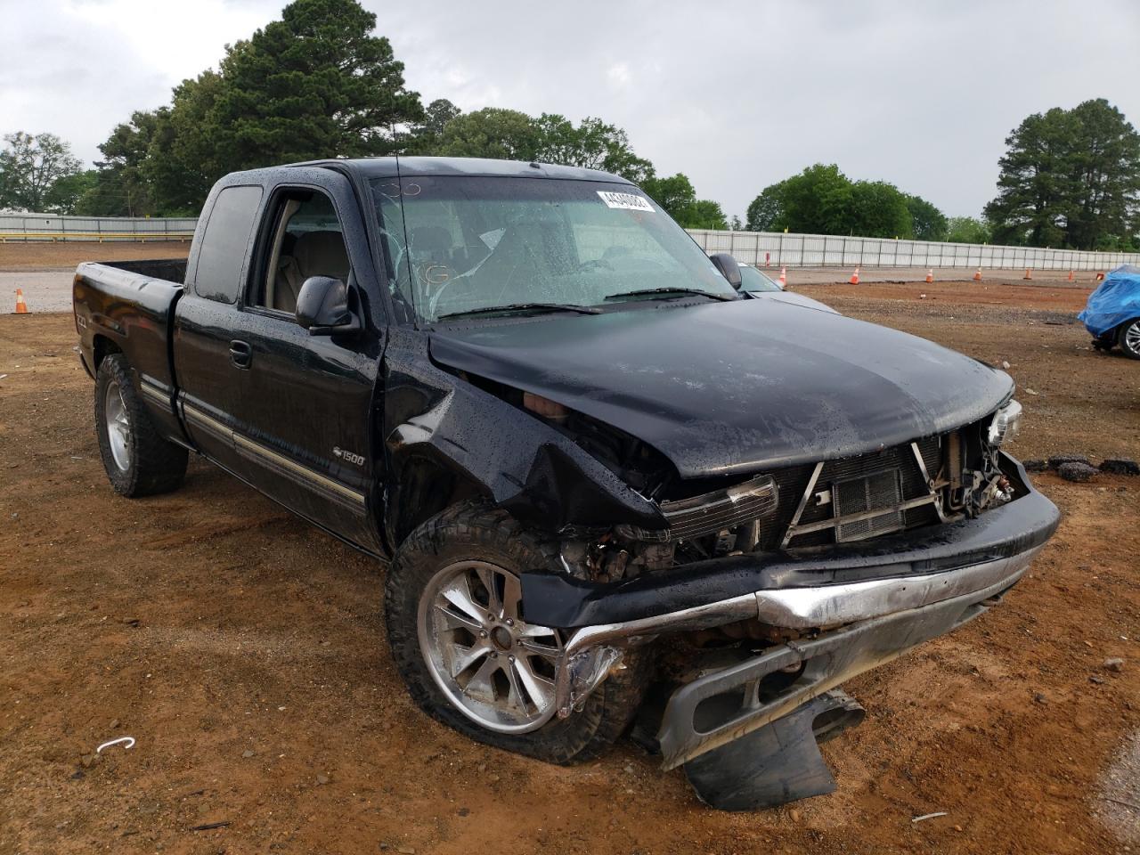 CHEVROLET SILVERADO 2000 with VIN 1GCEK19T9YZ299823 - Photo from auction