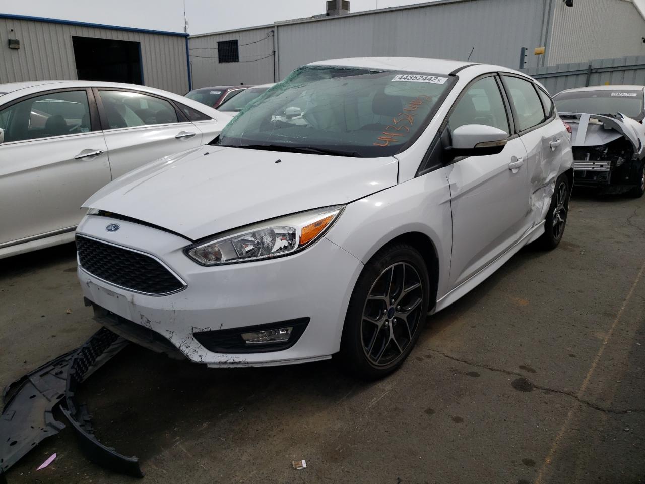 Photo 2 from auction – 2015 FORD FOCUS SE with VIN 1FADP3K26FL306680