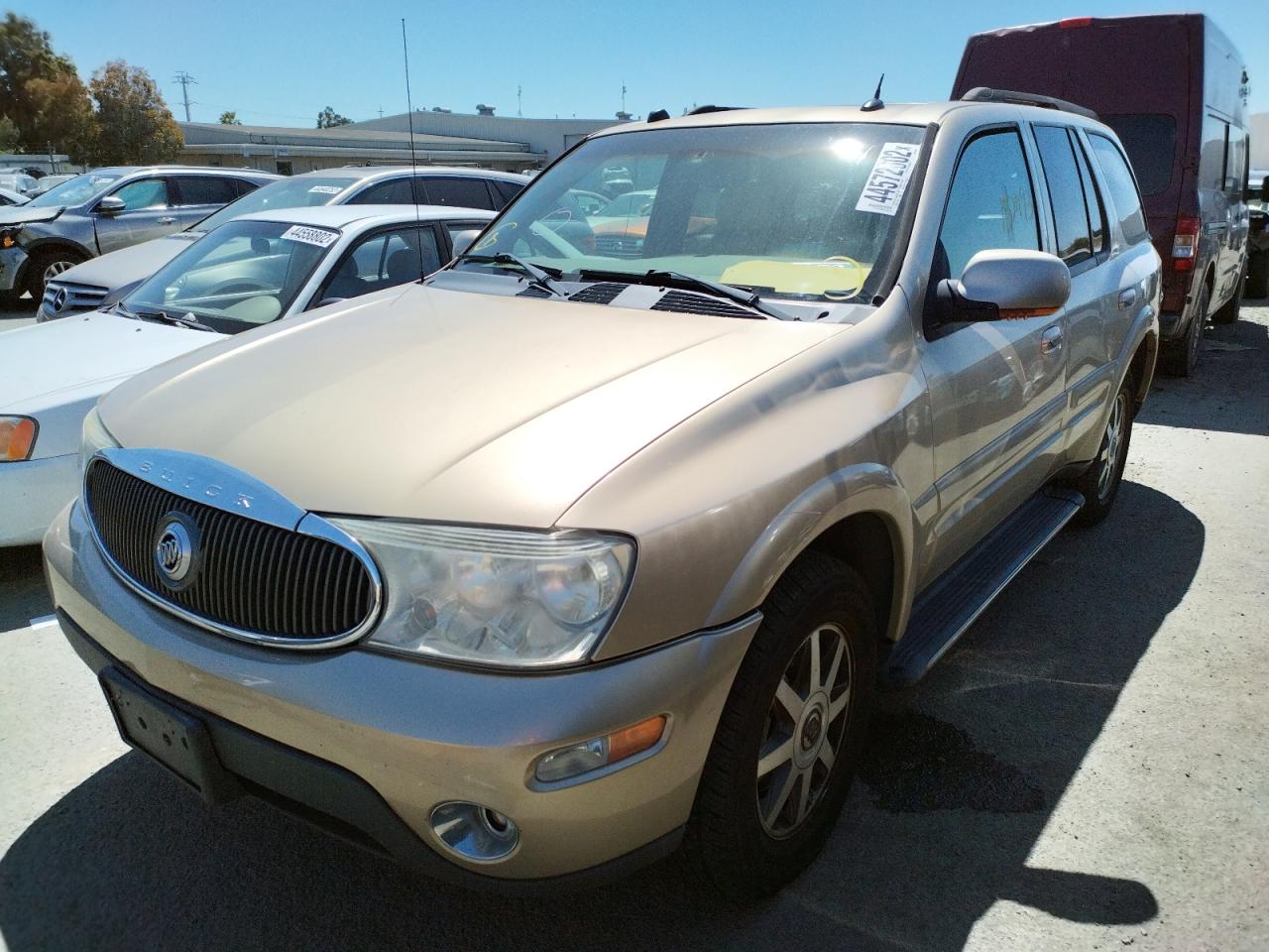 Photo 2 from auction – 2005 BUICK RAINIER CX with VIN 5GAET13M452283940