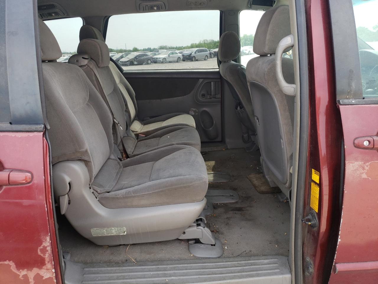 Photo 6 from auction – 2004 TOYOTA SIENNA LE with VIN 5TDZA23C24S201875