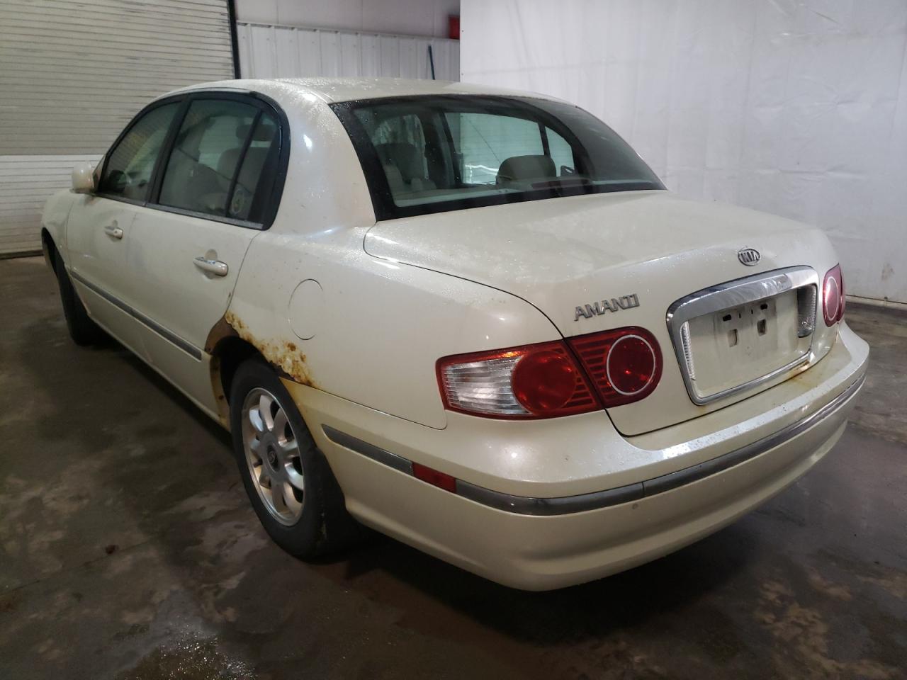 Photo 3 from auction – 2005 KIA AMANTI with VIN KNALD124X55082625