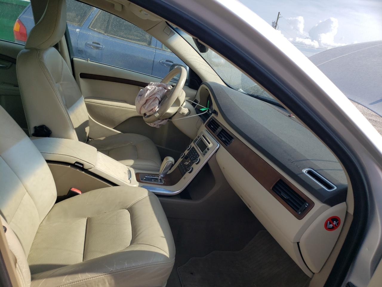 Photo 5 from auction – 2010 VOLVO S80 3.2 with VIN YV1982AS1A1124991