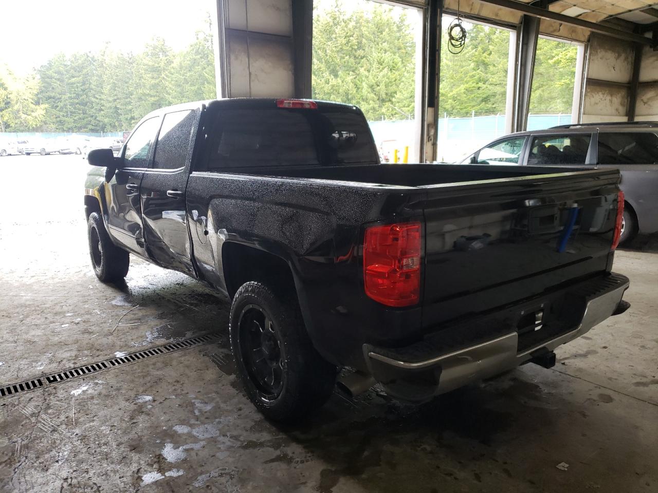 Photo 3 from auction – 2018 CHEVROLET silverado with VIN 1GCUKREC2JF162231