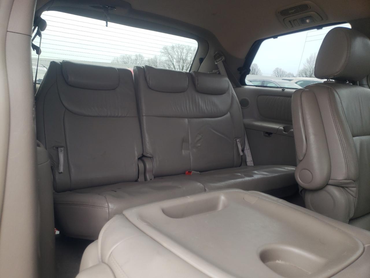 Photo 9 from auction – 2004 TOYOTA SIENNA XLE with VIN 5TDZA22C84S076737