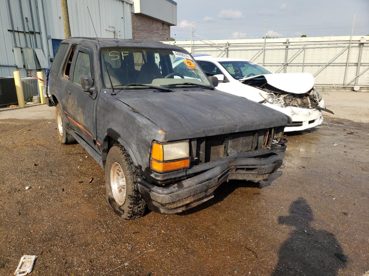 FORD EXPLORER 1993 with VIN 1FMCU22X2PUE03936 - Photo from auction