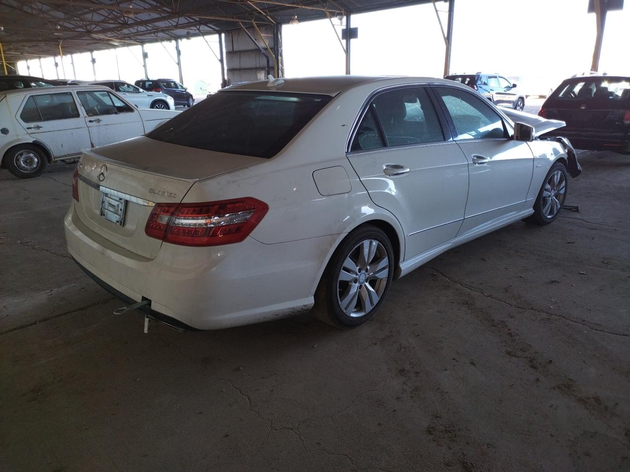Photo 4 from auction – 2011 MERCEDES-BENZ E 350 BLUE with VIN WDDHF2EBXBA490764