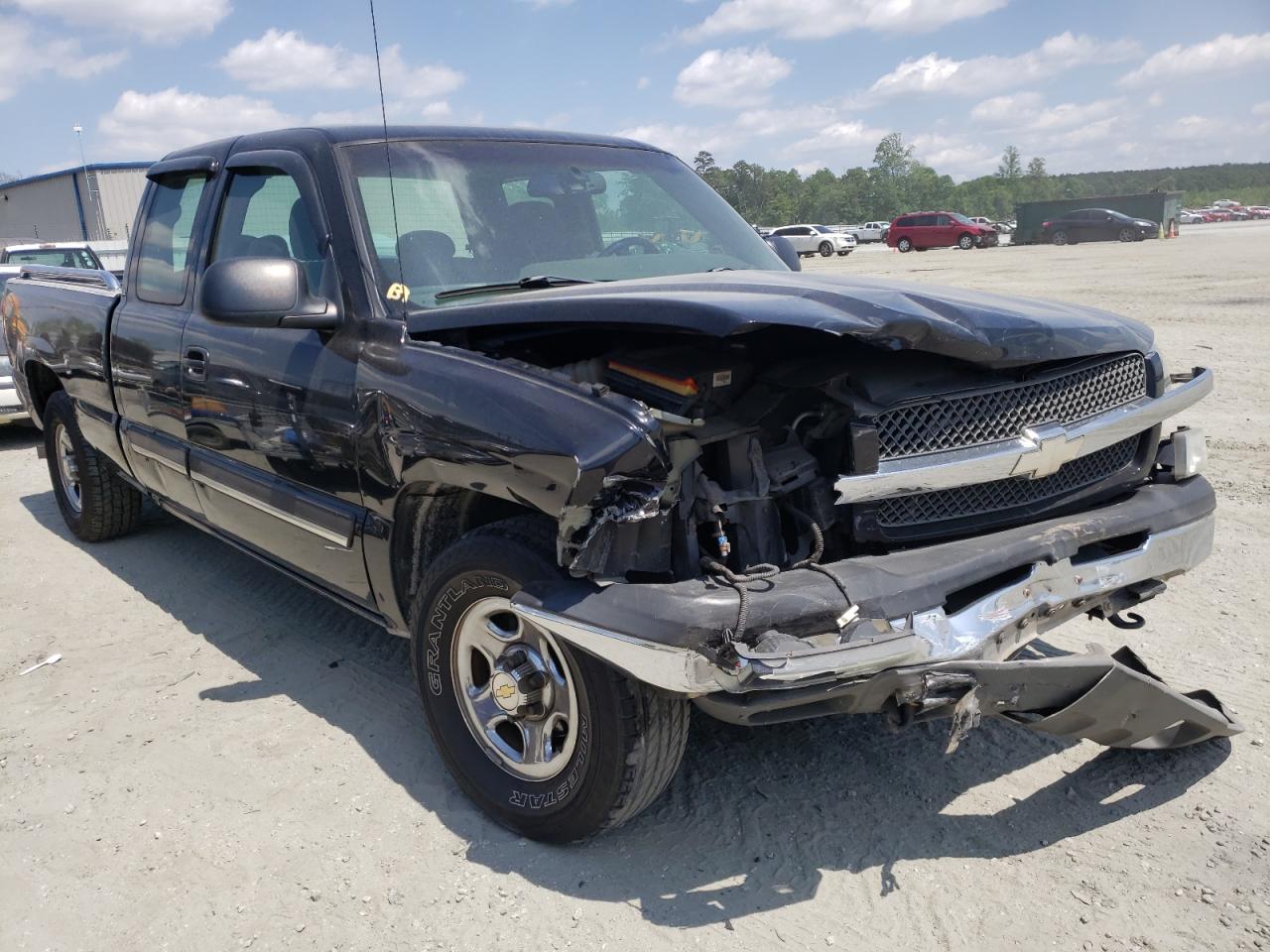 CHEVROLET SILVERADO 2003 with VIN 2GCEC19V831406036 - Photo from auction