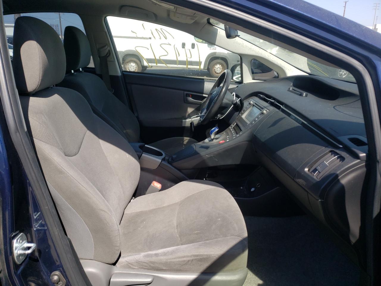 Photo 5 from auction – 2013 TOYOTA PRIUS with VIN JTDKN3DU4D0344994