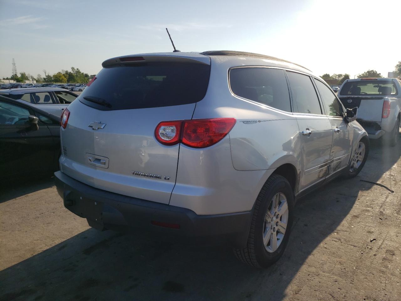 Photo 4 from auction – 2011 CHEVROLET TRAVERSE L with VIN 1GNKRGED5BJ189204