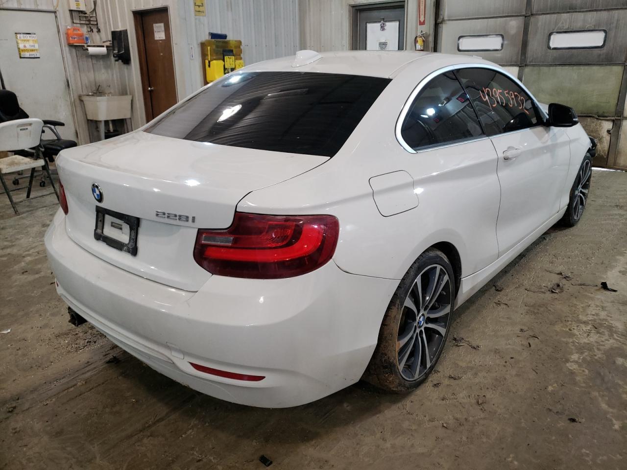 Photo 4 from auction – 2014 BMW 228 I with VIN WBA1F5C50EVV99528