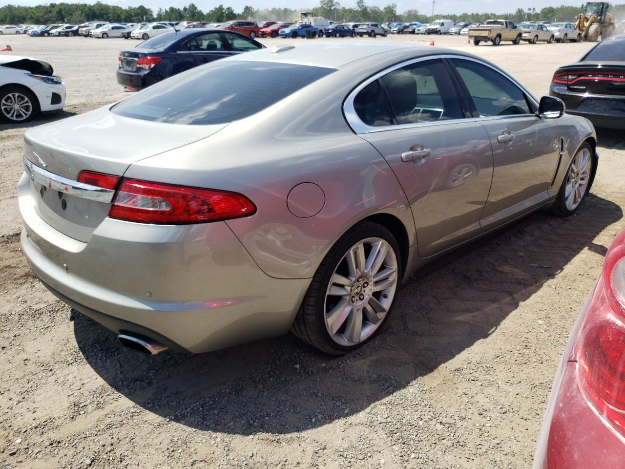 Photo 4 from auction – 2011 JAGUAR XF with VIN SAJWA0FB5BLR91344