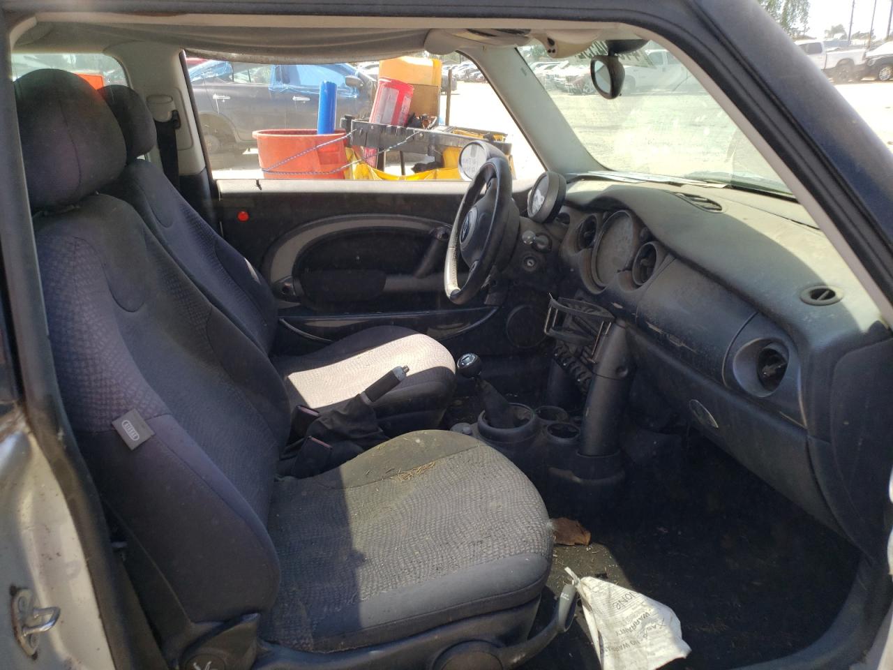 Photo 5 from auction – 2004 MINI COOPER with VIN WMWRC33484TC51285