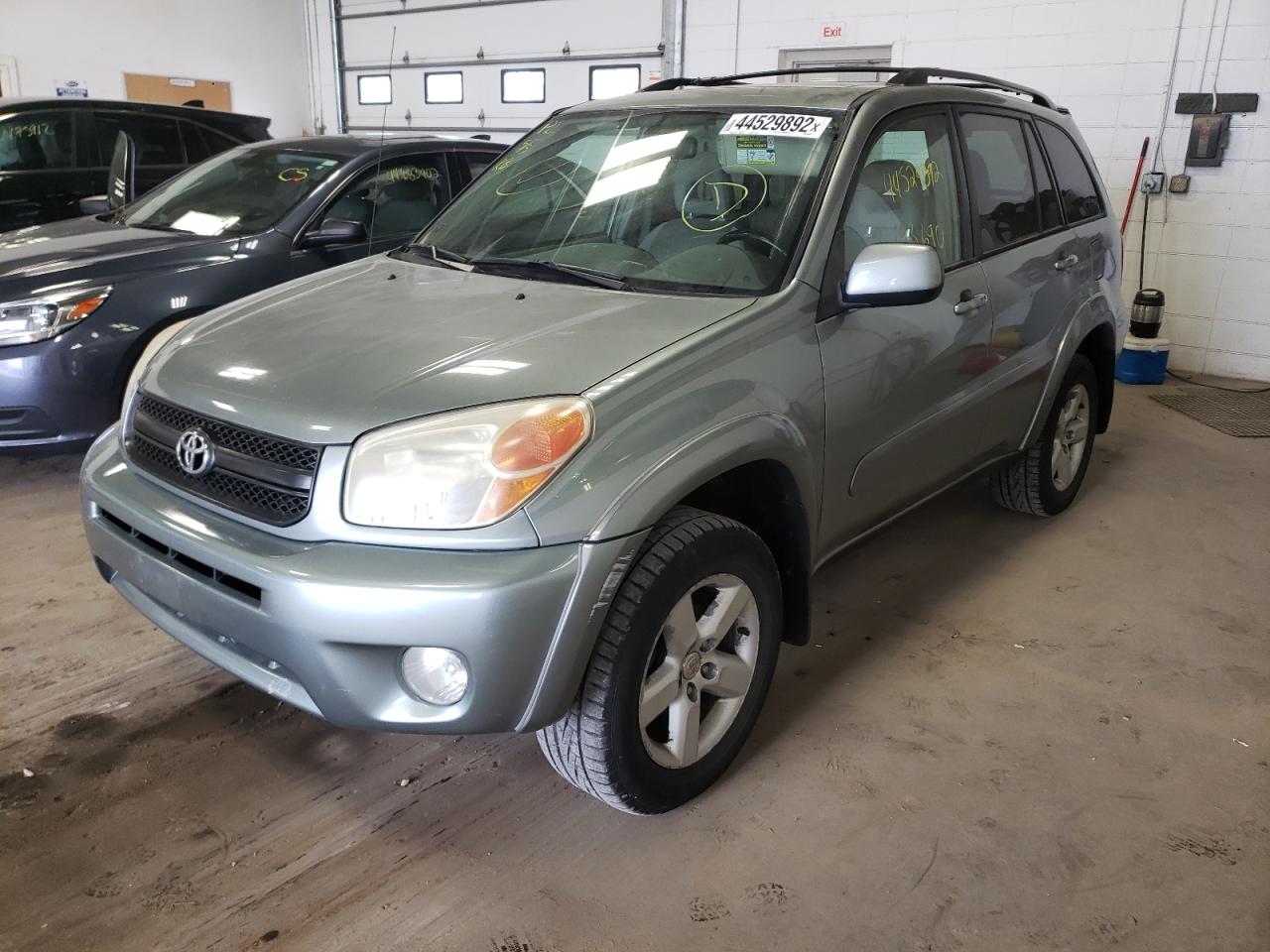 Photo 2 from auction – 2005 TOYOTA RAV4 with VIN JTEHD20V850040070