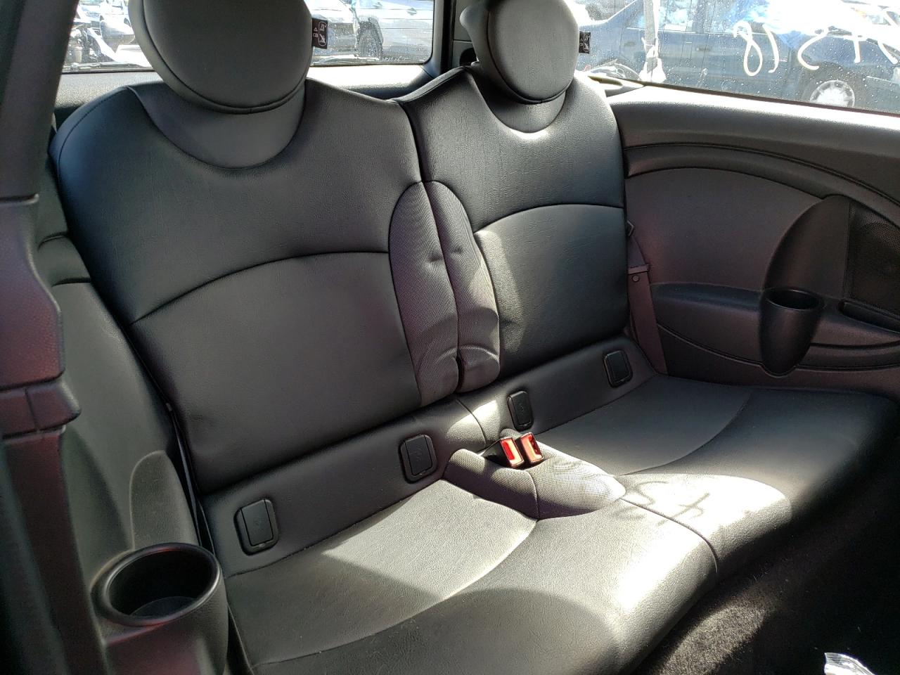 Photo 6 from auction – 2010 MINI COOPER CLU with VIN WMWML3C51ATX51199