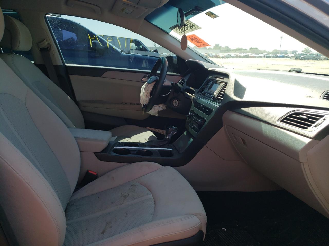 Photo 5 from auction – 2017 HYUNDAI SONATA SE with VIN 5NPE24AF3HH473027