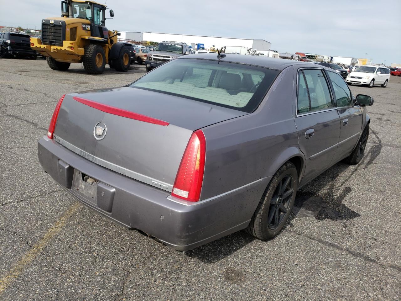 Photo 4 from auction – 2007 CADILLAC DTS with VIN 1G6KD57Y37U130088