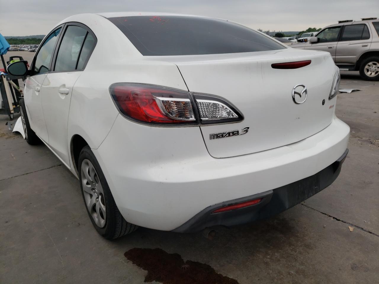Photo 3 from auction – 2011 MAZDA 3 I with VIN JM1BL1UG6B1435423