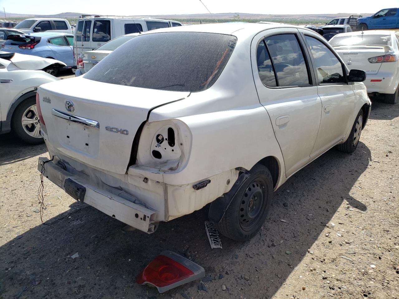 Photo 4 from auction – 2003 TOYOTA ECHO with VIN JTDBT123X35052420