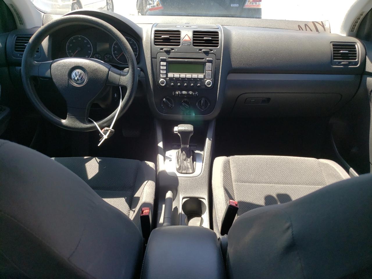 Photo 9 from auction – 2007 VOLKSWAGEN RABBIT with VIN WVWDR71KX7W178005