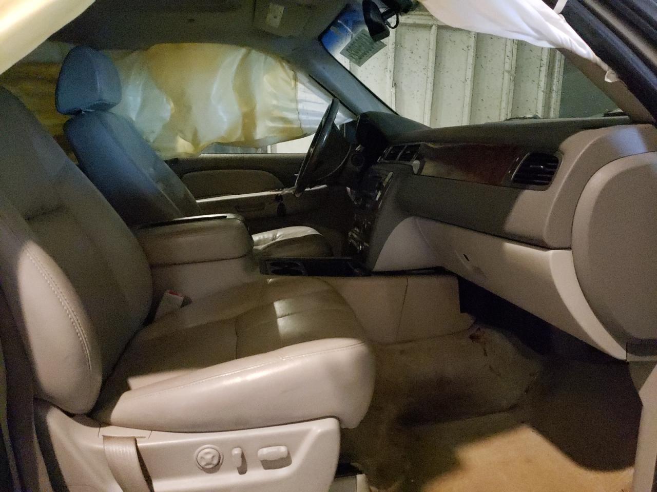 Photo 5 from auction – 2007 CHEVROLET SUBURBAN K with VIN 3GNFK16317G144164